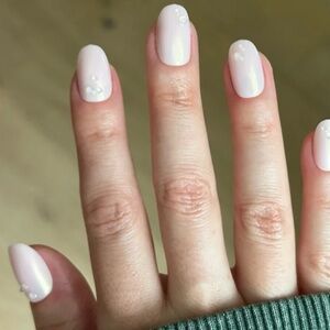 Olive & June Maximalist Instant Mani Press-On Nails - Pink Bubble Pearlescent